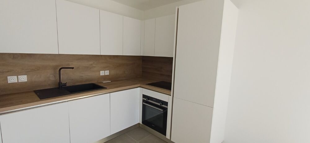 Location Appartement T2 avec balcon et parking à TRANS-EN-PROVENCE Trans en provence