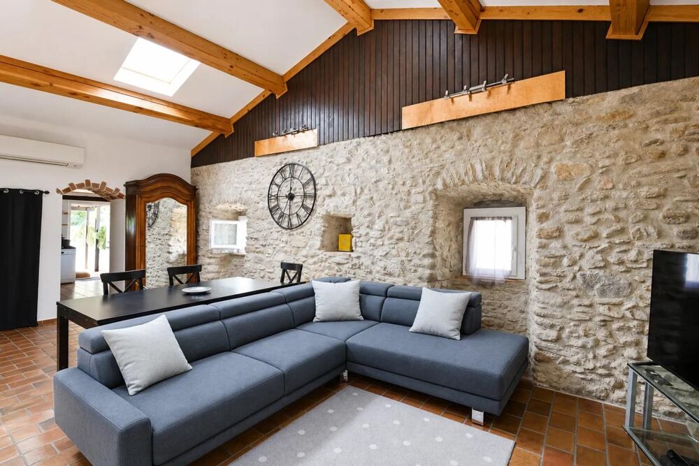 Maison de 7 pièces de 220 m² situé au Martinet