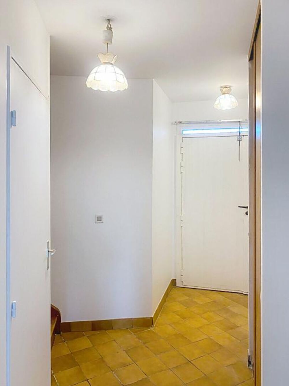 Duplex lumineux avec 2 balcons. Bagnolet (93170)