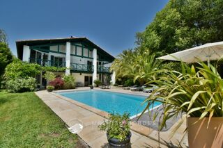  Villa � vendre 6 pi�ces 234 m�