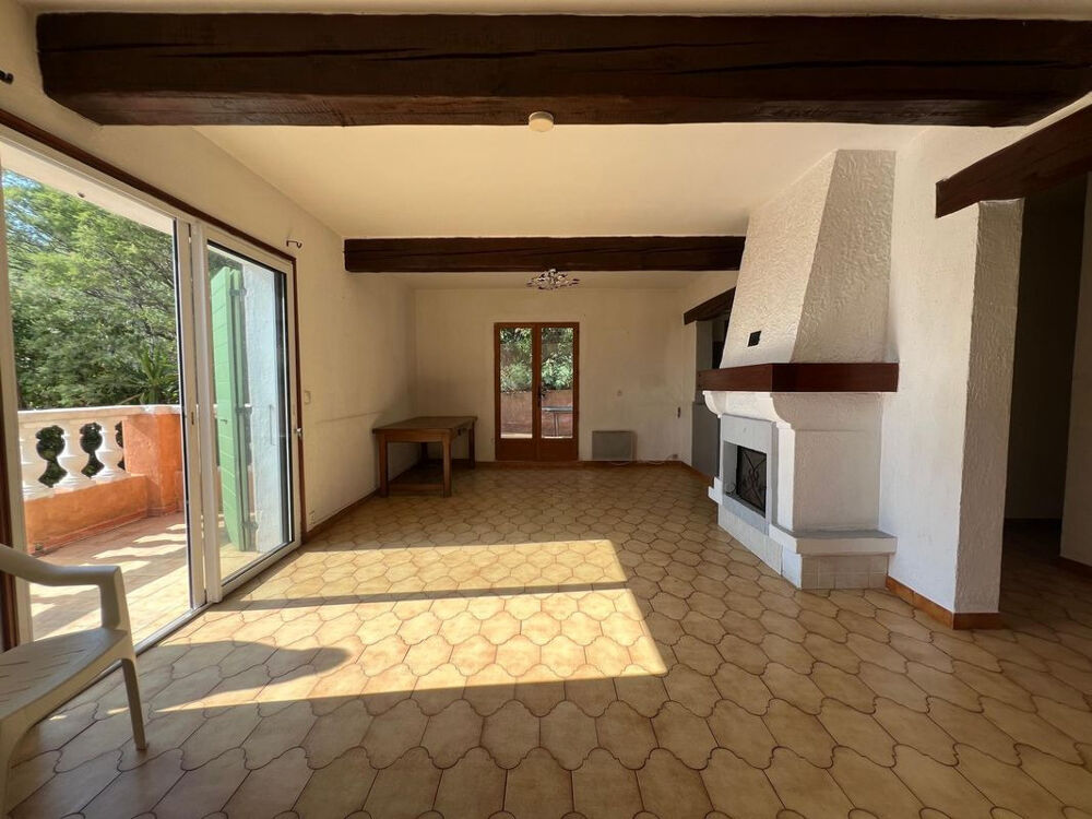 Vente Appartement Appartement 81 m² à rénover - Vue dégagée sur l'Esterel et aperçu mer - À 200 mètres de la plage - Petite copropriété, piscine c Saint raphael