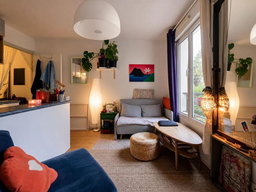 STUDIO DANS IMMEUBLE RECENT EN PLEIN CENTRE DES LILAS - 27,61 M2