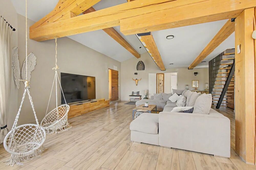 Superbe bastide de 217 m² avec piscine à Grambois