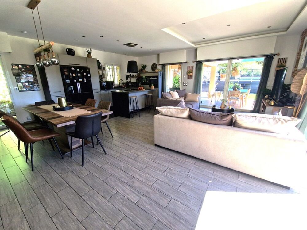  vendre  Villa La Roquette-sur-Var (06670)