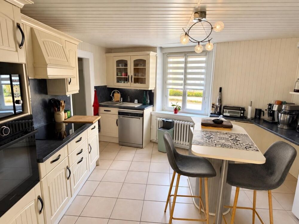 MAISON 3 CHAMBRES, PISCINE, GARAGE ET VÉRANDA
