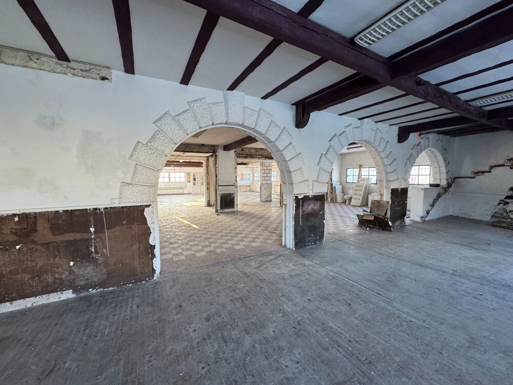 Ancien hôtel-restaurant à réinventer  Projet logements + activités - Emerainville