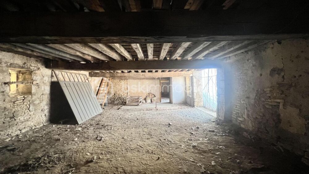 Maison de caractère à rénover avec dépendance  Déols (36130)