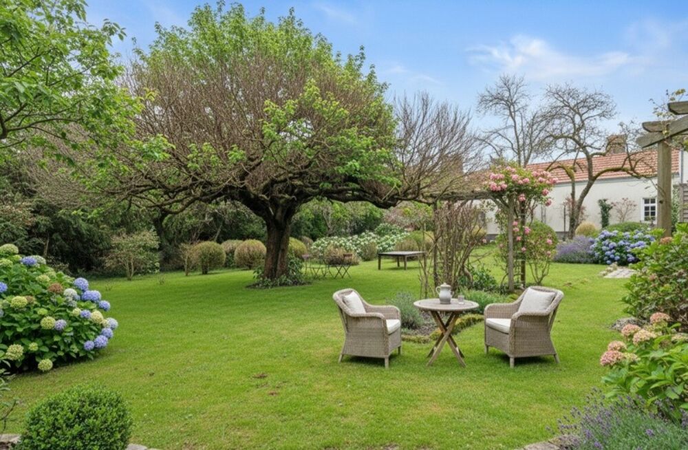 MAISON à vendre 8 pièces VITTEL (88) dont 4 appartements sur 1 095 m² de TERRAIN