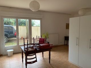  Appartement à louer 1 pièce 40 m²