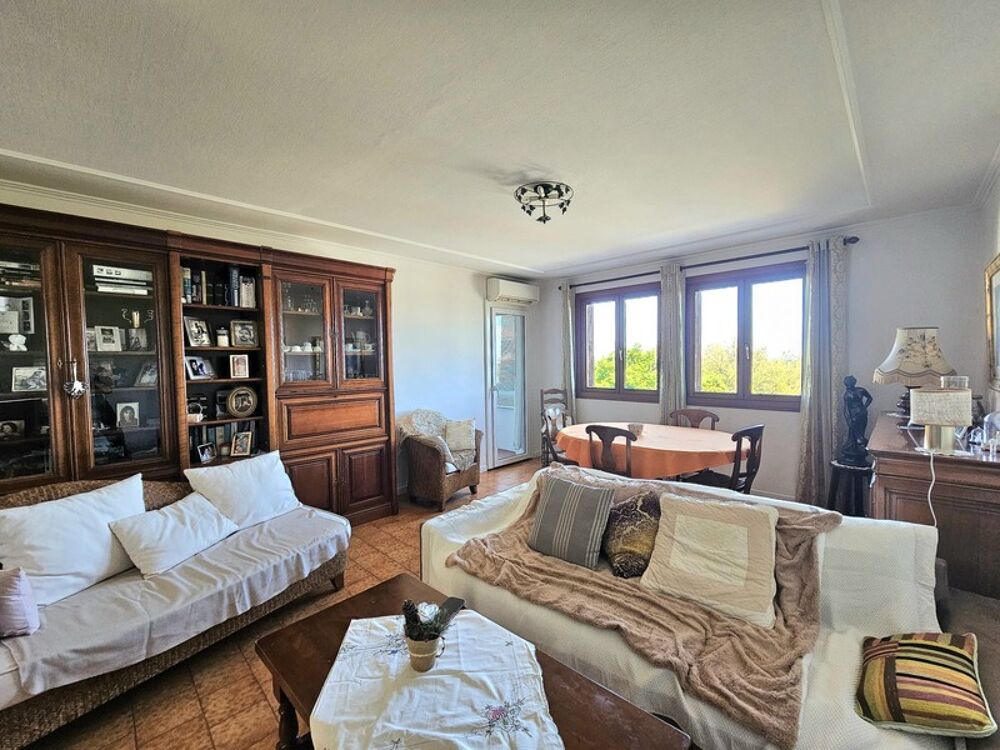 Vente Appartement A vendre Appartement T5 de 98 m2, 4 chambres, véranda, parking à LUCCIANA 20290 (HAUTE CORSE) Lucciana