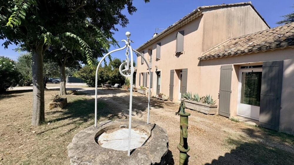 Propriété de charme et caractère a LIsle-sur-la-Sorgue