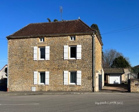 Dpt Saône et Loire (71), à vendre maison CHAROLLES centre ville P5 98 m² sur terrain cosy de 267 M² 155000 Charolles (71120)