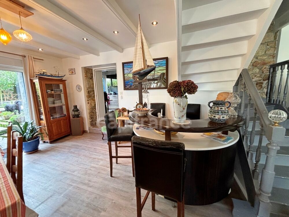 Vente Maison Rare: Charmante Maison en pierre au centre historique de LOCRONAN Locronan