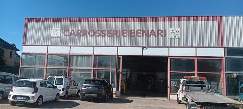   Flavin, sur axe principal (route départementale), dépôt de 360 m² environ avec aire de stationnement 