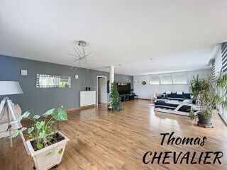  Maison  vendre 8 pices 270 m