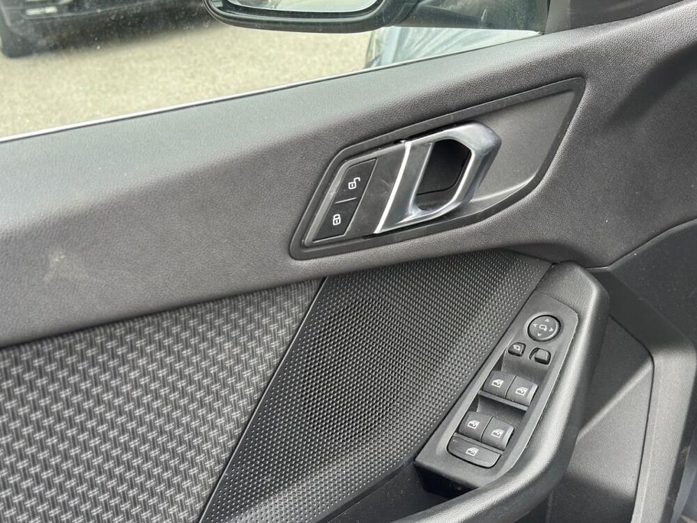 S&eacute;rie 1 (F40) 118I 140 BUSINESS DESIGN DKG7 2020 occasion 78240 Chambourcy
