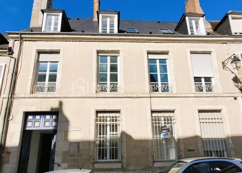   Immeuble de bureaux dans ancien hôtel particulier - Centre de Châteaudun 