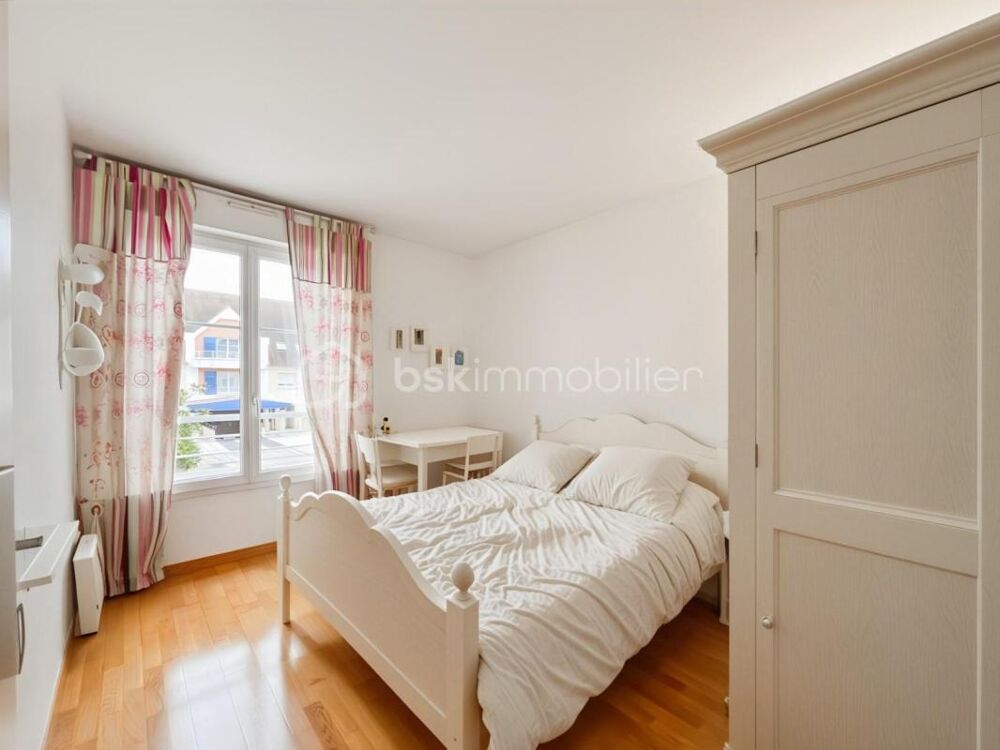 APPARTEMENT AVEC BALCON - CENTRE-VILLE - AU CALME - DOUBLE BOX
