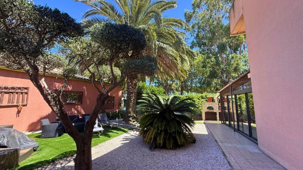 Appartement Duplex avec Jardin & Dépendance 93 m² utiles À 5 min de la Plage