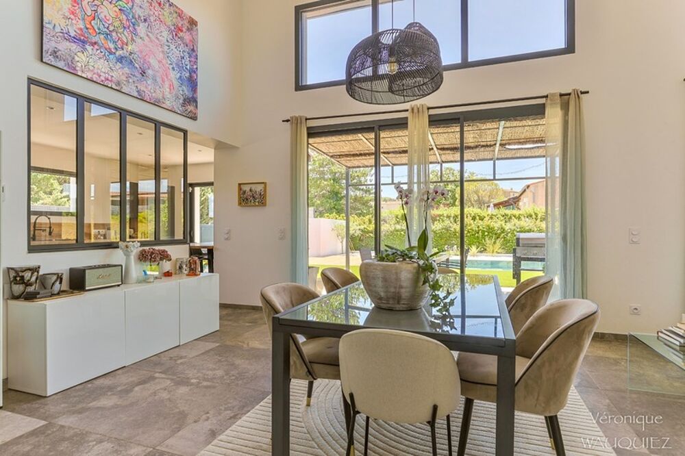 VILLA CONTEMPORAINE DE PLAIN-PIED AVEC VUE PIC SAINT LOUP ET PISCINE PIERRE DE BALI