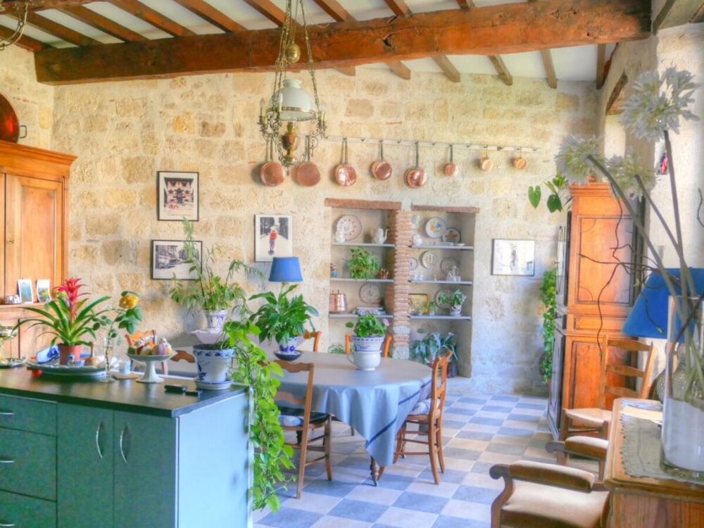 Vente Maison Maison , Appartement et bureaux sur  327m² Condom