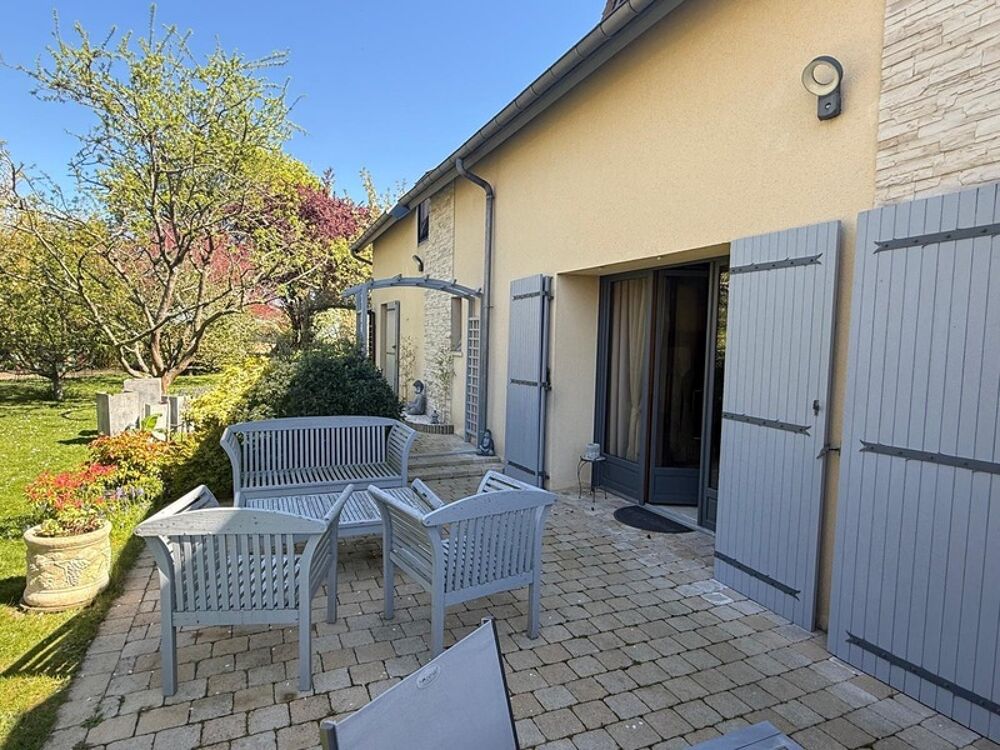 Maison à vendre 6 pièces (78) - 4 chambres - garage indépendant - jardin - terrasse - dépendance