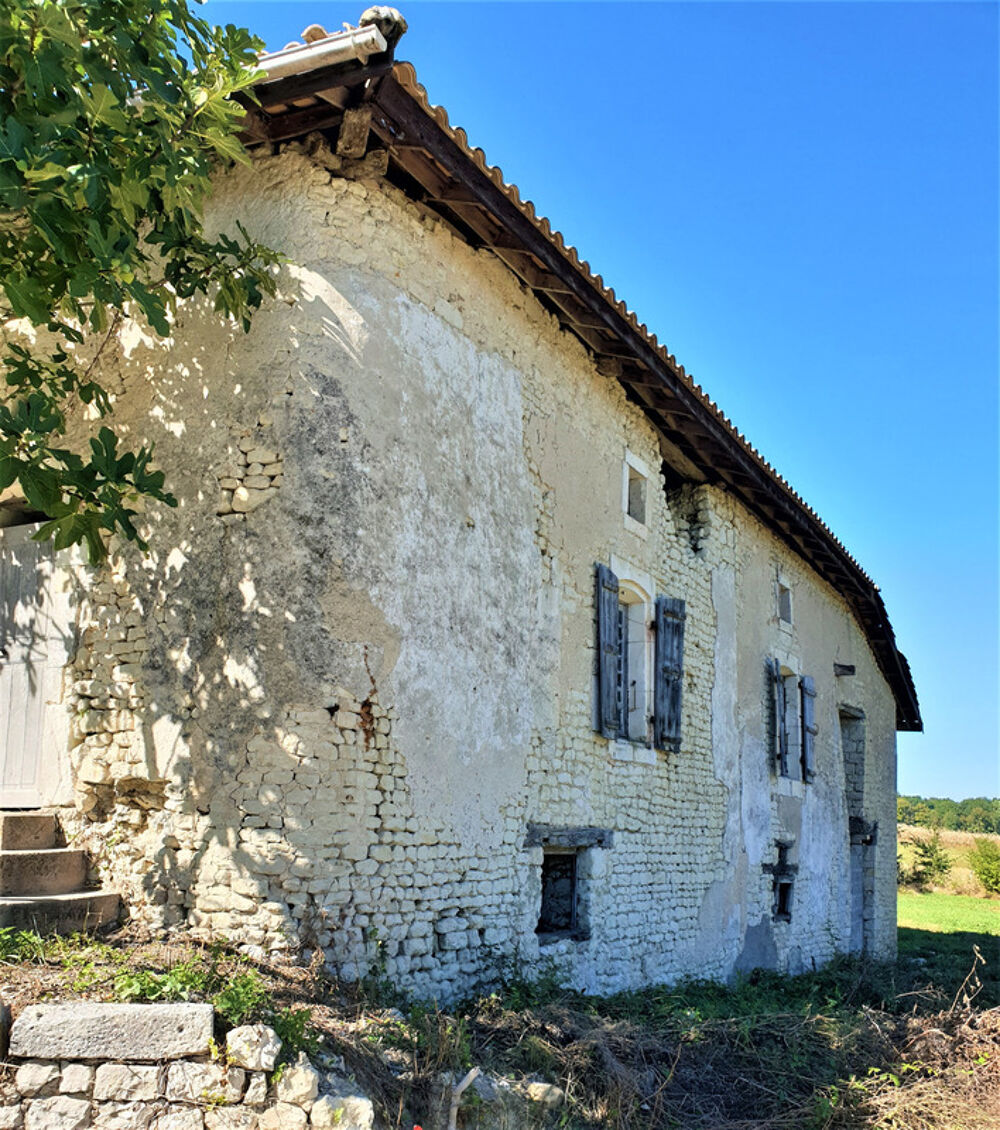 Vente Remise/Grange Dpt Charente (16), proche de BARBEZIEUX grande grange et terrain  vendre Barbezieux saint hilaire