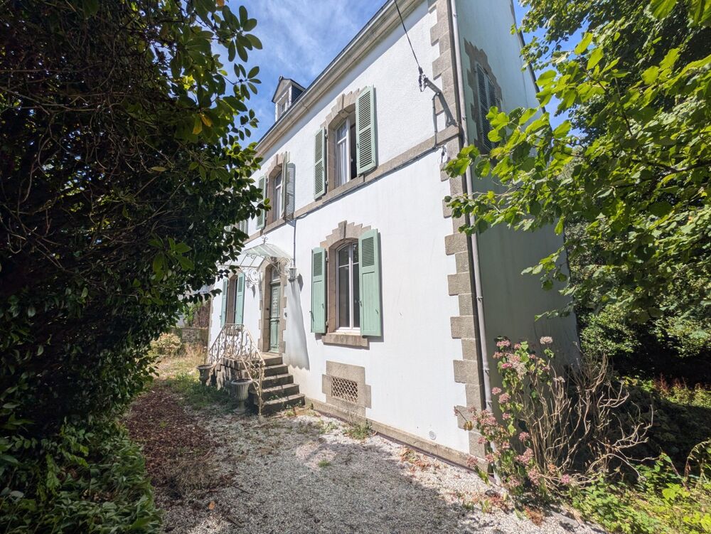 GUEMENE SUR SCORFF MAISON BOURGEOISE 7 PIÈCES 185 M² ENVIRON AVEC GARAGE ET DÉPENDANCES,UN PUITS UNE PARCELLE DE 3706M²