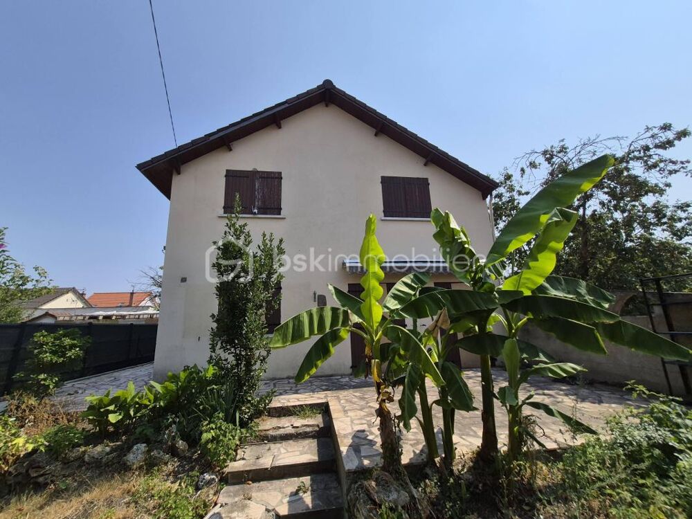 Maison familiale avec beaux volumes