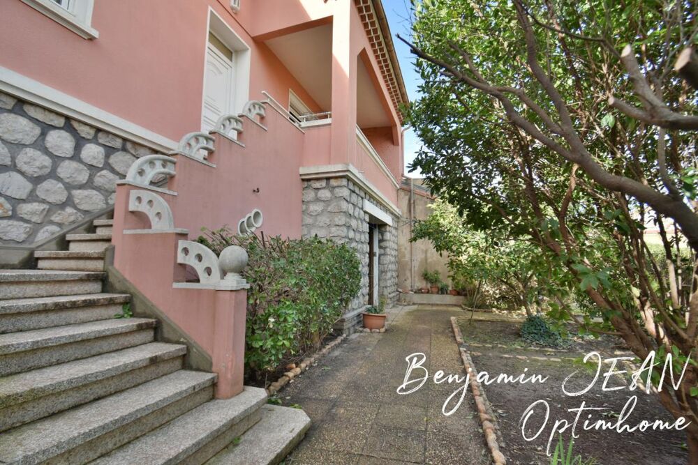 SÉRIGNAN  Ensemble immobilier rare en coeur de ville