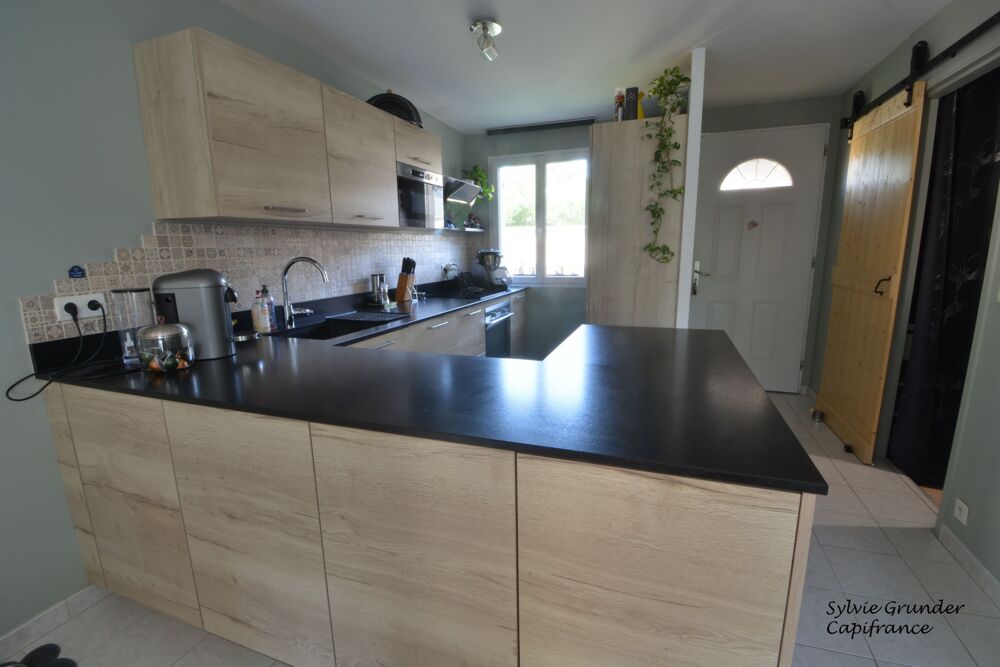 Maison à vendre 4 pièces LANCON PROVENCE (13) avec jardin et piscine
