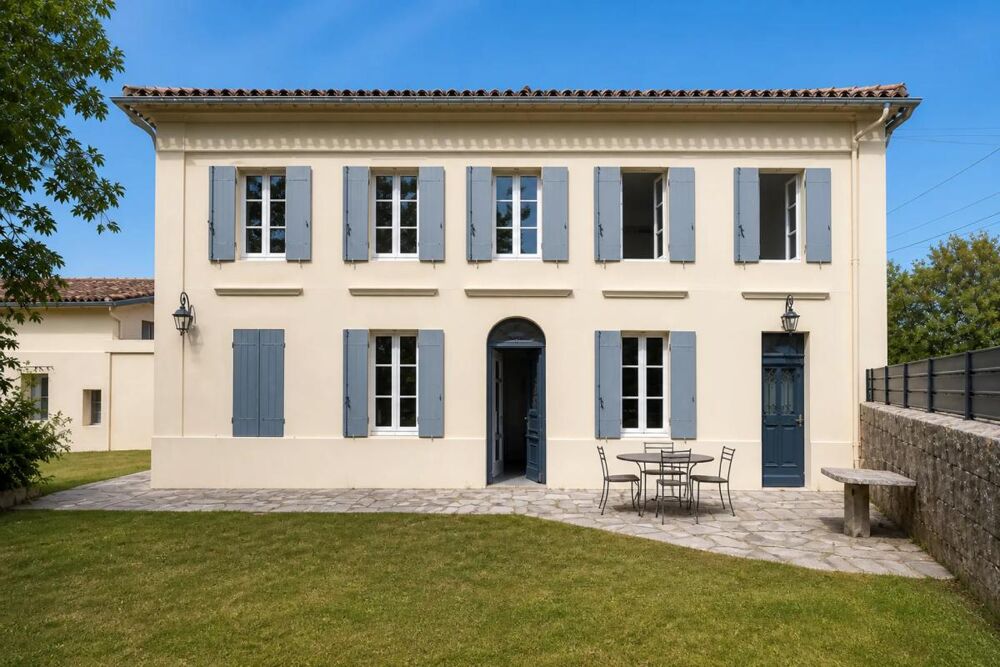 Maison de 8 pièces de 280 m² à Puisseguin