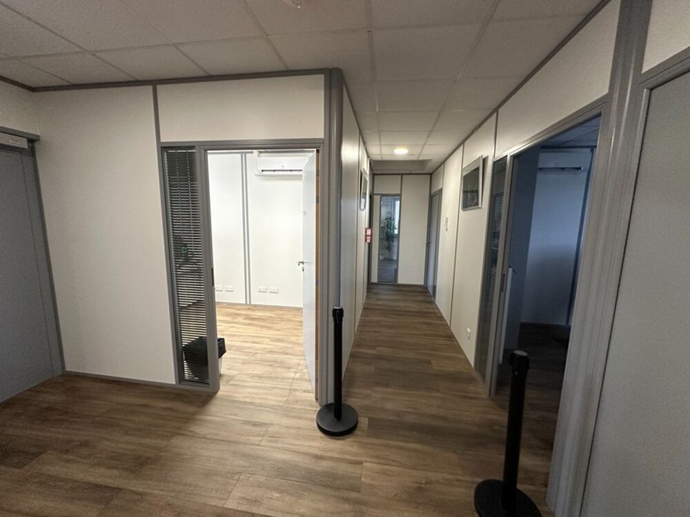   Bureaux à louer CHASSE SUR RHONE (38), bureaux de 36m², en 3 bureaux de 12m2 chacun, à louer dans centre médical avec du station Chasse sur rhone
