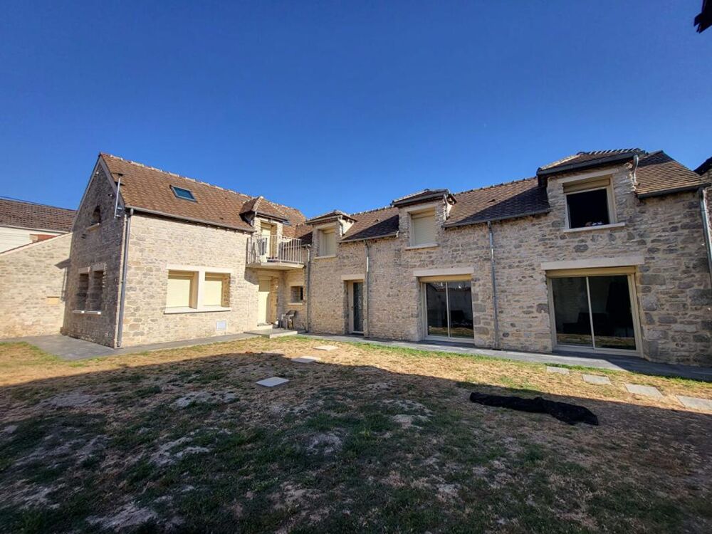 Maison en pierre 5 pièces, double garage, dépendance et jardin