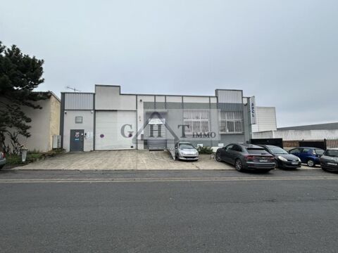   ENTREPOT /BUREAU DE 871 M² A LOUER 