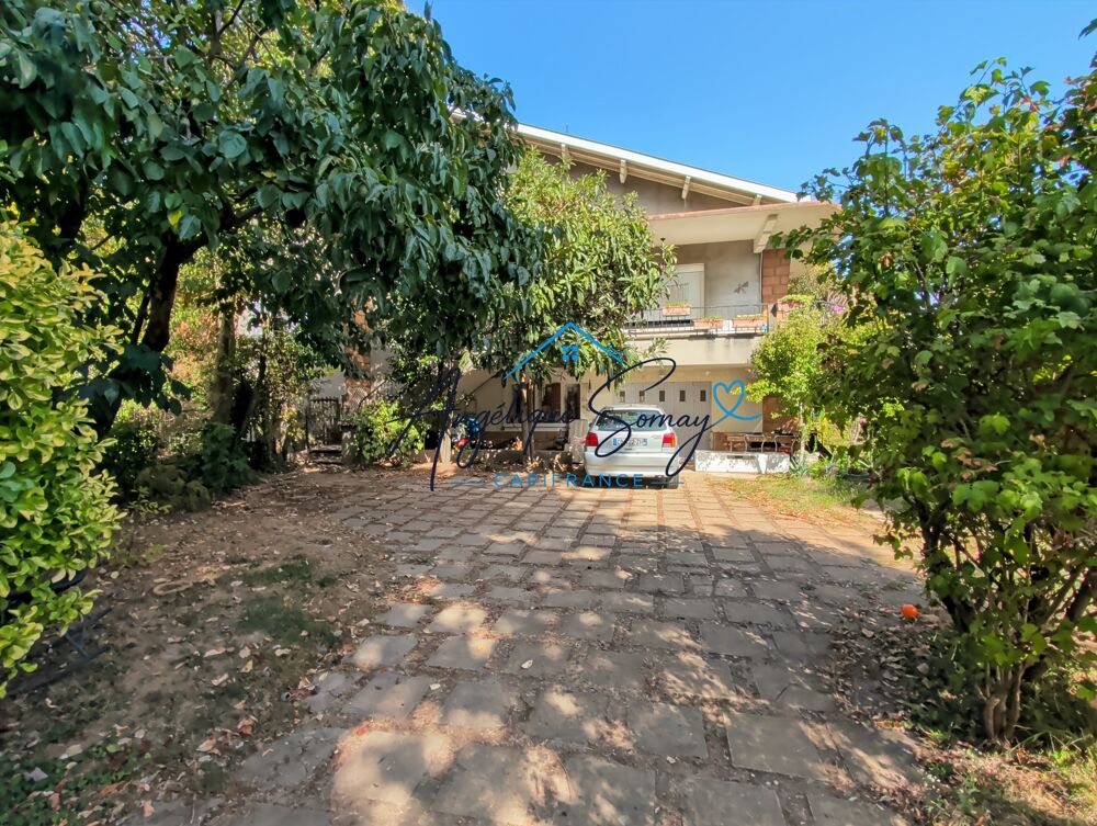 Vente Maison Maison jumelée avec jardin arboré, mezzanine et grand garage.VAULX EN VELIN Vaulx en velin
