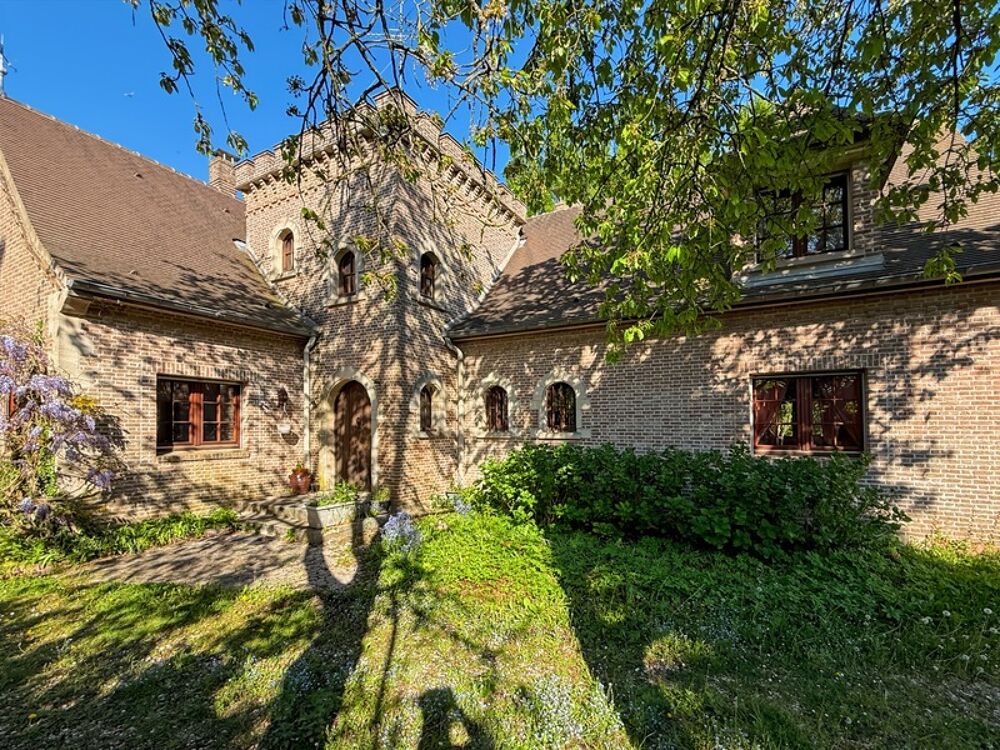Maison de caractère style manoir  258 m²  Parc arboré  Allée privative  Fort potentiel