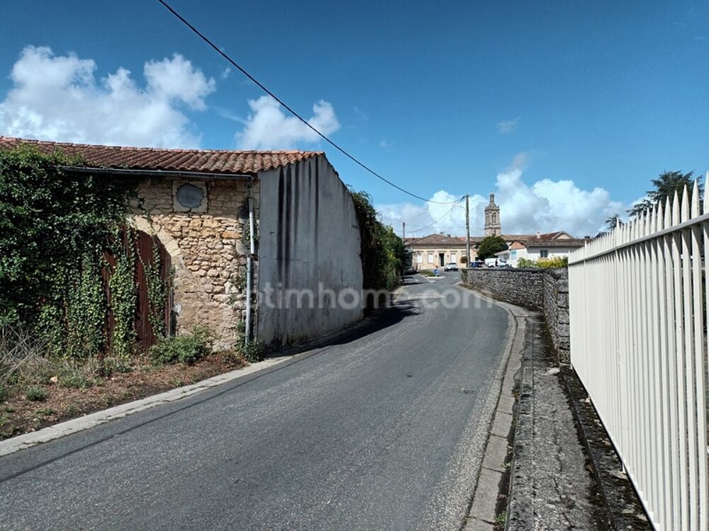 Maison 1 pièce 176 m² · à Saint Estephe · 176 m² · 82 000 €