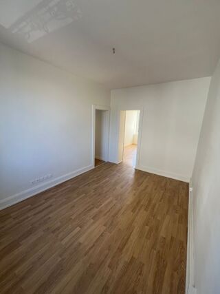  Appartement à louer 2 pièces 45 m²
