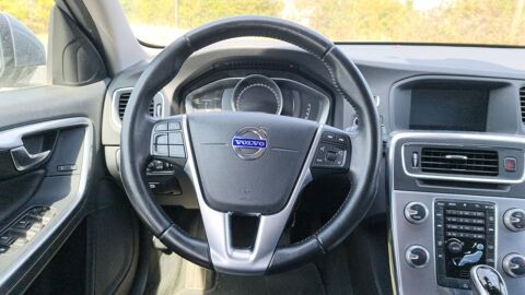 V60 2.0 D3 150 Geartronic 8 Momentum Business 2017 occasion 69008 Lyon