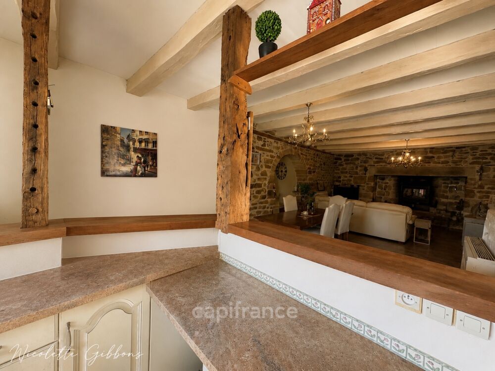 Vente Maison Belle propriété en pierre avec dépendances, bois privé et étang alimenté par une source naturelle Sexcles