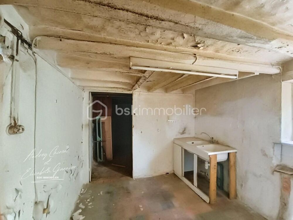 Vente Maison Maison à rénover 87 m² – fort potentiel – centre de Champigné Champigne
