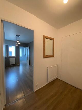  Appartement � louer 4 pi�ces 77 m�