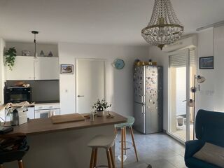  Appartement à louer 3 pièces 65 m²
