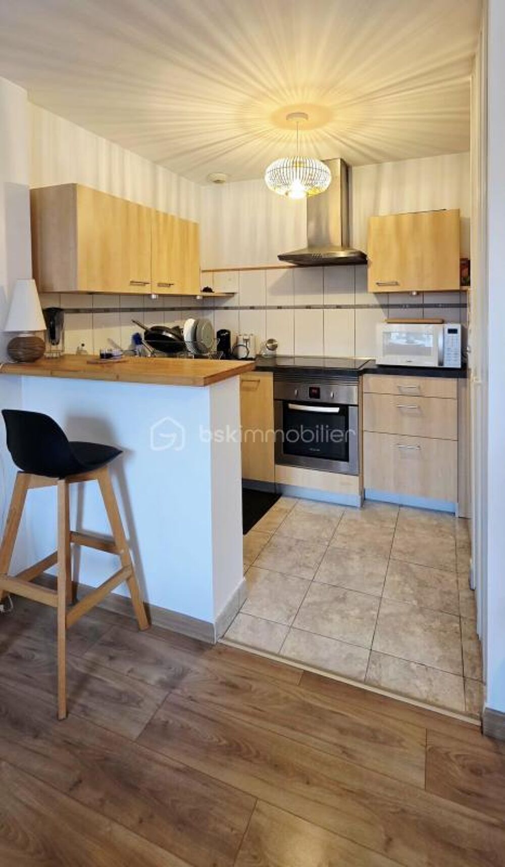 Sous-offre ! Exclusivité à vendre en hyper-centre dAmiens, bel appartement coup de coeur de type 2 avec stationnement couvert !