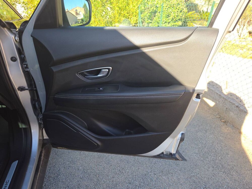Sc&eacute;nic 1.6 dCi 130 Intens 2017 occasion 83120 Sainte Maxime