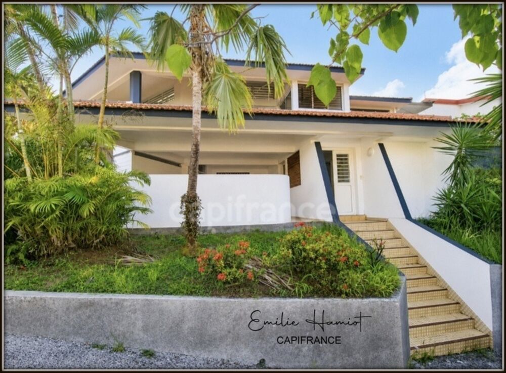 A vendre - Fort de France  Quartier Didier - Maison d'architecte  7 Pièces  4 Chambres + Petit T2 Indépendant
