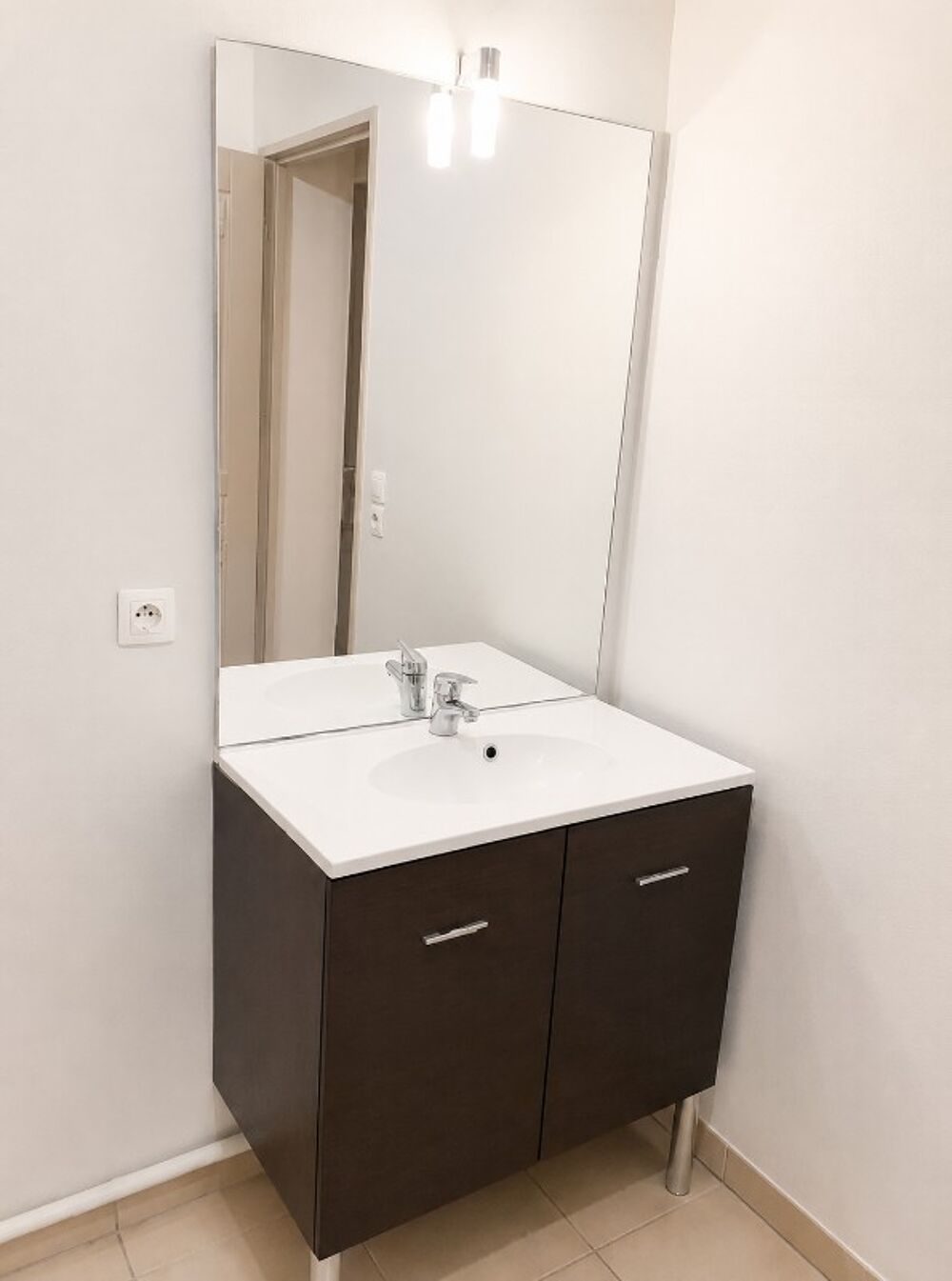Location Appartement T2 avec terrasse et parking à CHATEAURENARD Chateaurenard