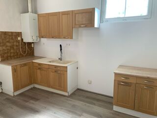  Appartement à louer 3 pièces 81 m²