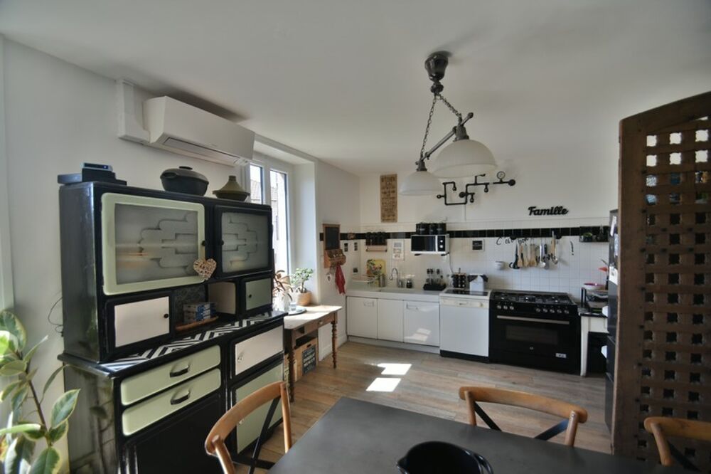 BELMONT DE LA LOIRE - Maison 215 m² - 7 pièces - proche commodités